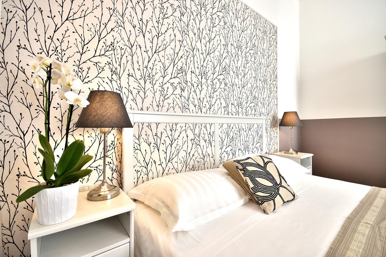 Romantica Rooms Guest House Extérieur photo